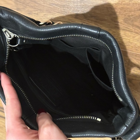 EUC Coach Black Pebbled Leather Convertible Chain‎ Crossbody F19722 - Picture 5 of 7